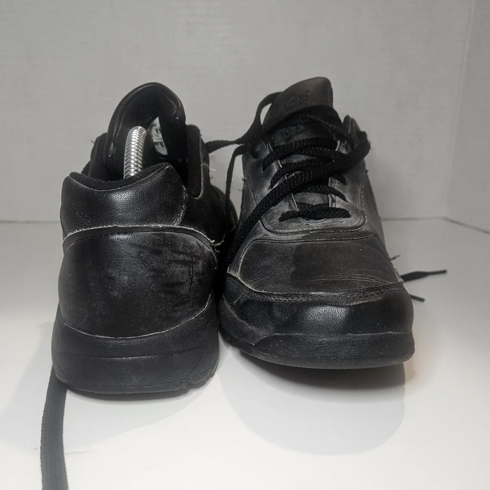 Mens New Balance 800 Black Leather Athletic Sneakers MK800BK Size 11B